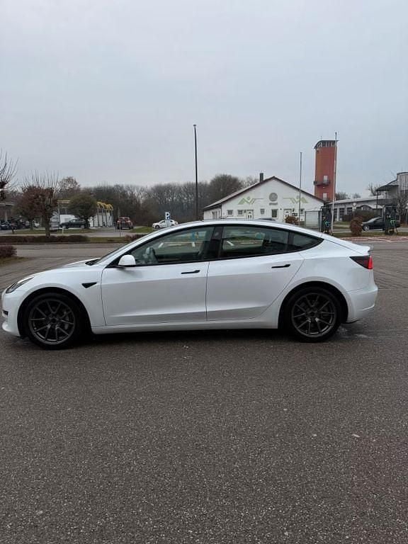 Gebraucht Tesla Model 3 Standard Range Plus 239 kW (325 PS) 2021 Weiß Limousine