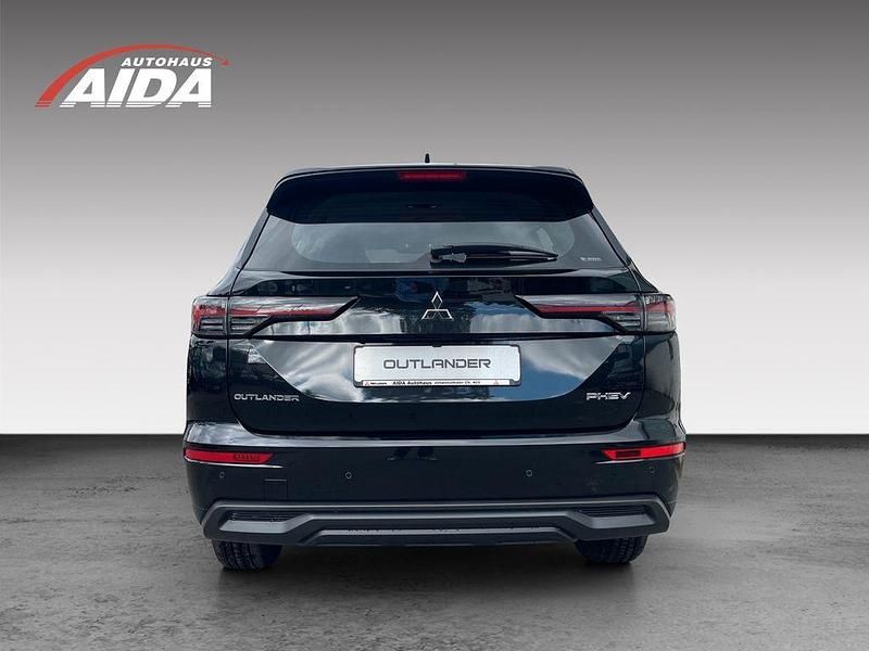 Neu Mitsubishi Outlander P-HEV Basis 306 PS (225 kW) 2025 Schwarz SUV