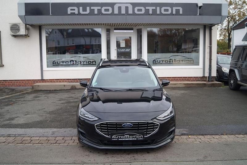 Gebraucht Ford Focus Titanium 125 PS (91 kW) 2025 Schwarz Limousine