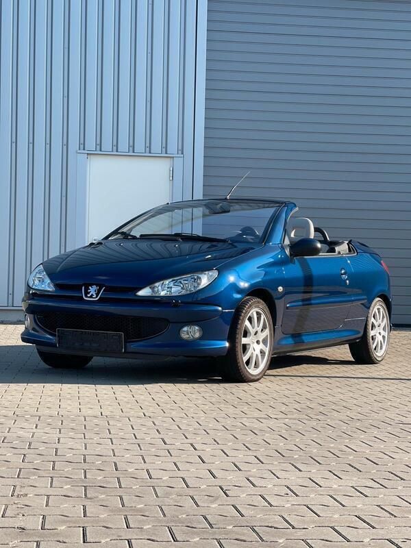 Blau Gebraucht 2004 Peugeot 206 CC Cabrio | 1.990 € (Fairer Preis) - Bild 1/4