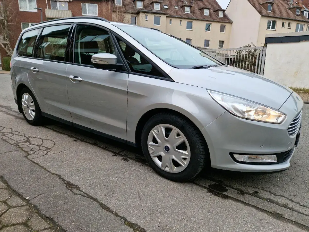 Gebraucht Ford Galaxy Trend 120 PS (88 kW) 2016 Silber Van / Kleinbus