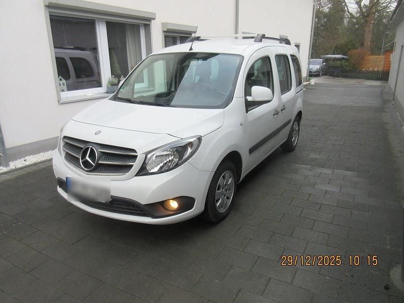 Weiß Gebraucht 2018 Mercedes Citan 112 Van / Kleinbus | 7.200 € (Guter Preis) - Bild 1/4