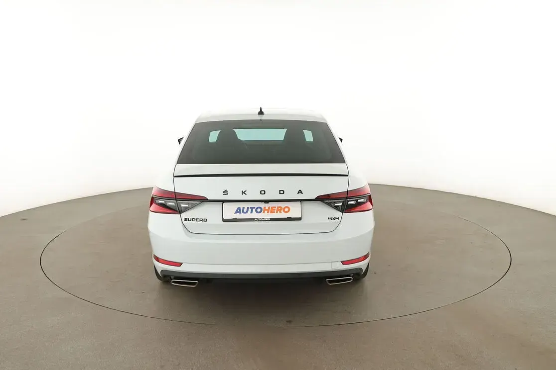 Gebraucht Skoda Superb SportLine 477 PS (350 kW) 2023 Weiß Limousine