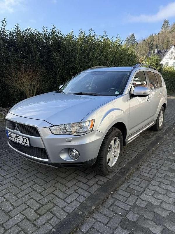 Gebraucht Mitsubishi Outlander Top 156 PS (114 kW) 2012 Silber SUV
