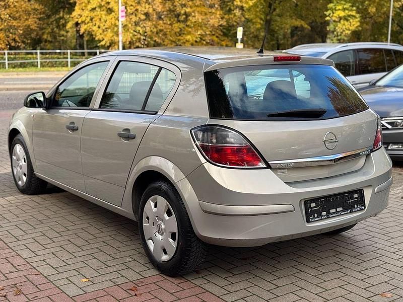 Gebraucht Opel Astra Selection 90 PS (66 kW) 2009 Grau Limousine