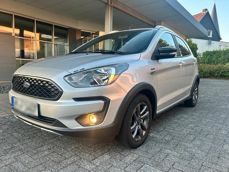 Silber Gebraucht 2017 Ford Ka Plus Active Kleinwagen | 8.400 € (Guter Preis) - Bild 1/4