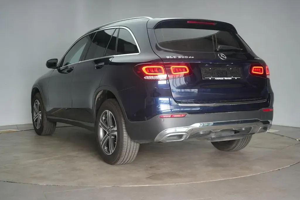 Gebraucht Mercedes GLC300de 306 PS (225 kW) 2022 Cavansitblau SUV