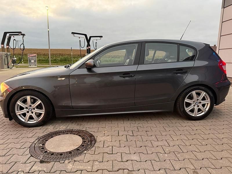 Gebraucht BMW 118 122 PS (89 kW) 2005 Grau Kleinwagen