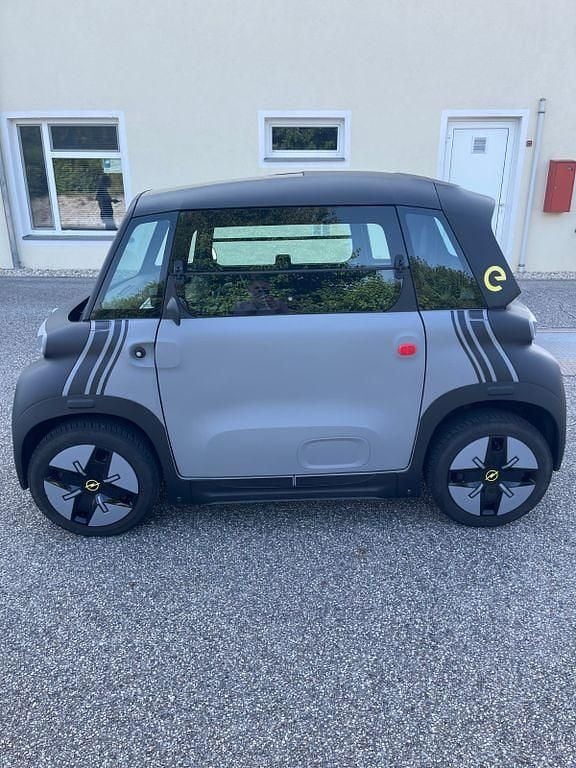 Grau Gebraucht 2022 Opel Rocks-e Rocks Limousine | 6.900 € (Fairer Preis) - Bild 1/4