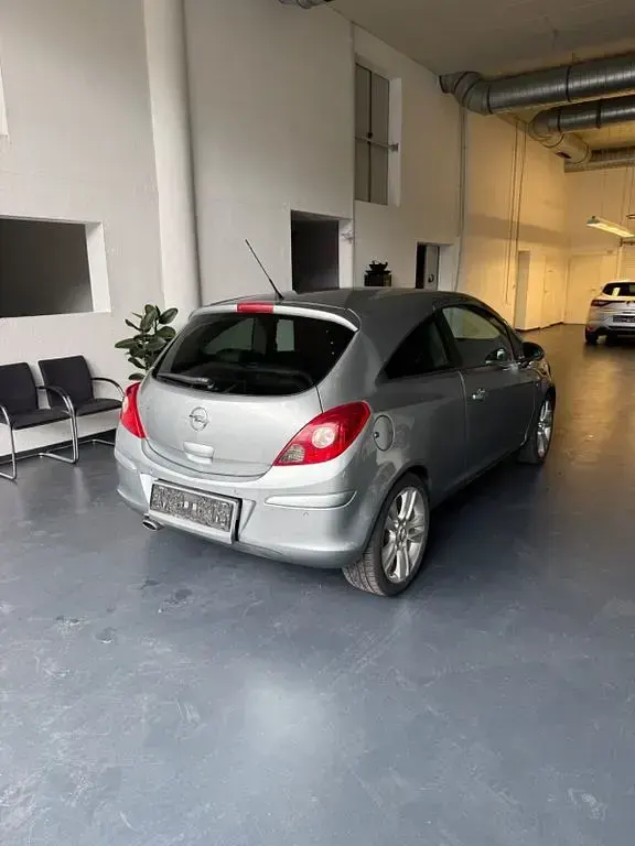 Gebraucht Opel Corsa 87 PS (63 kW) 2013 Grau Kleinwagen