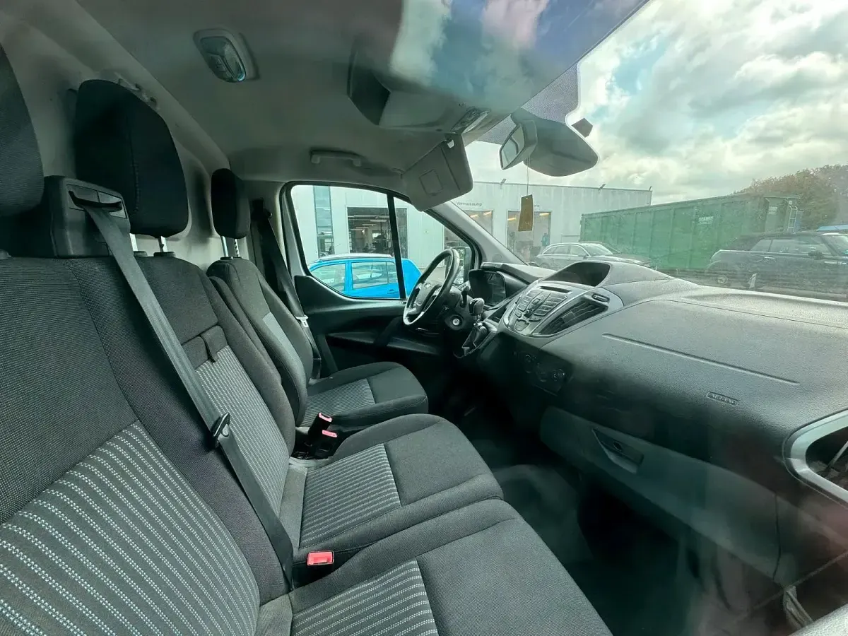 Gebraucht Ford Transit 150 PS (110 kW) 2015 Weiß Van