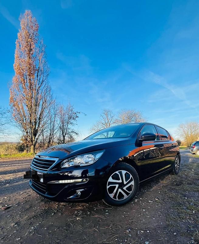 Blau Gebraucht 2015 Peugeot 308 Limousine | 7.695 € (Guter Preis) - Bild 1/4