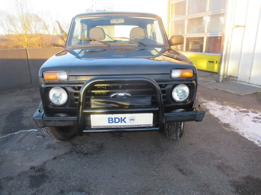 Gebraucht Lada niva 83 PS (61 kW) 2018 Grün SUV