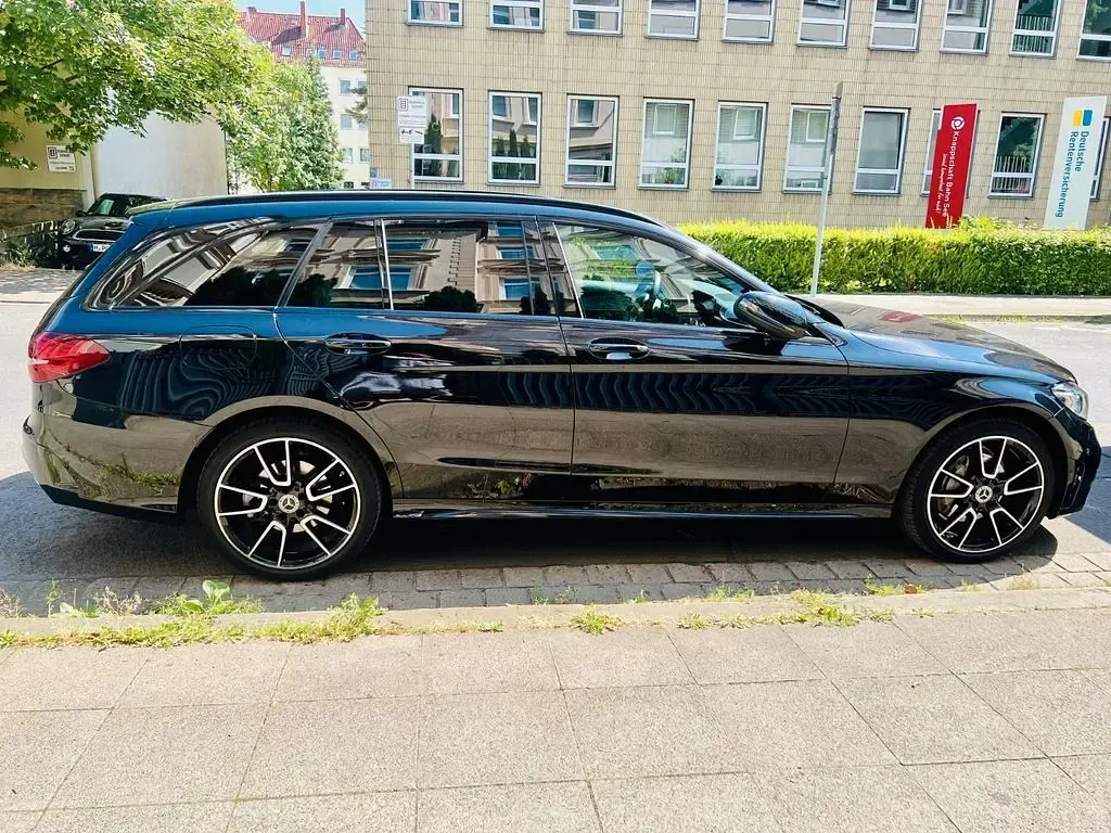 Gebraucht Mercedes C200 AMG line 184 PS (135 kW) 2019 Schwarz Limousine