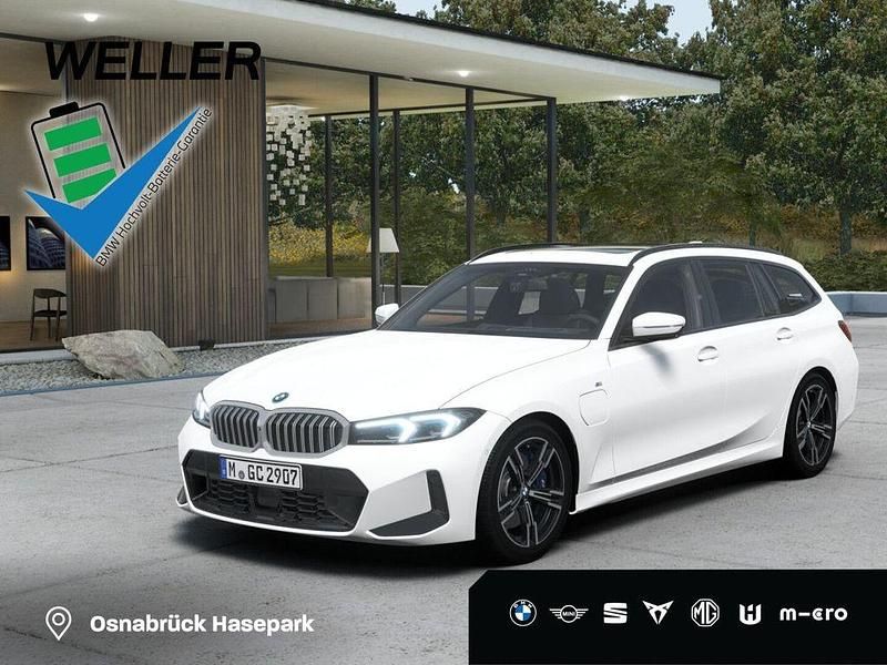 Weiß Gebraucht 2024 BMW 330e M Sport Limousine | 47.400 € (Fairer Preis) - Bild 1/4