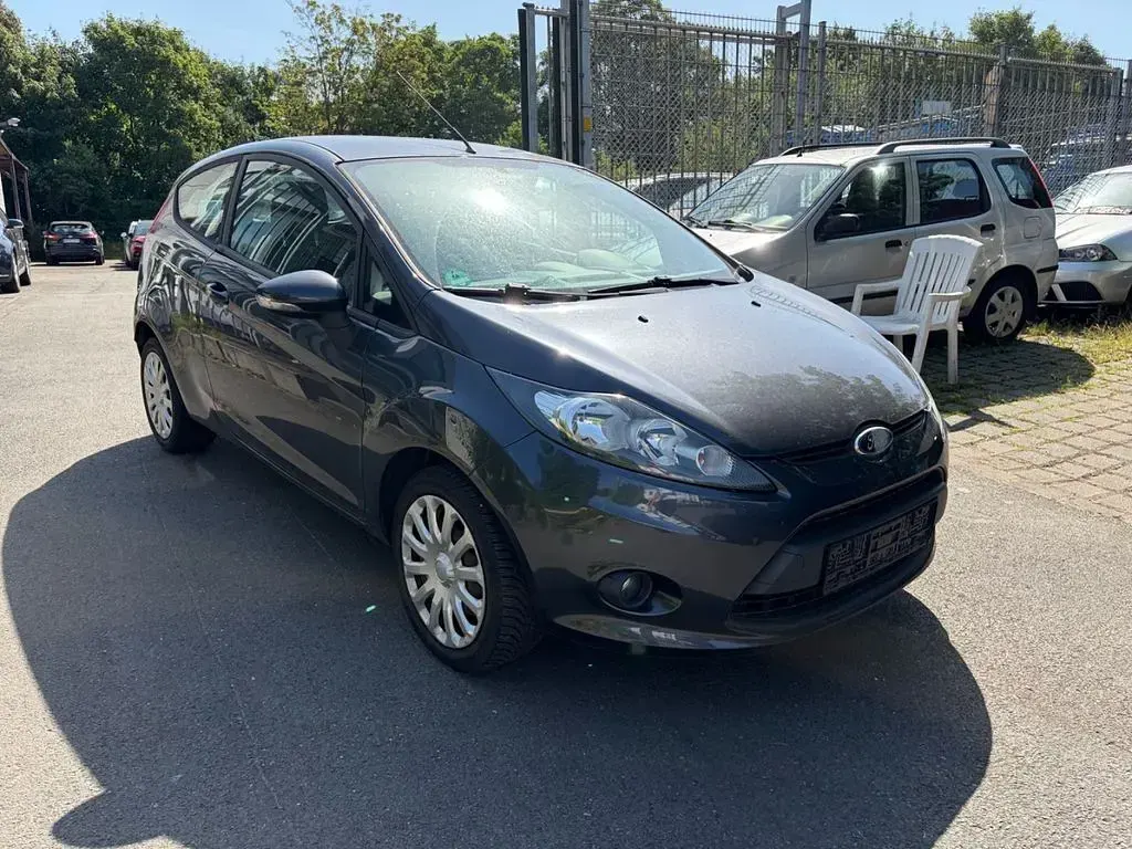 Gebraucht Ford Fiesta Trend 60 PS (44 kW) 2011 Grau Kleinwagen