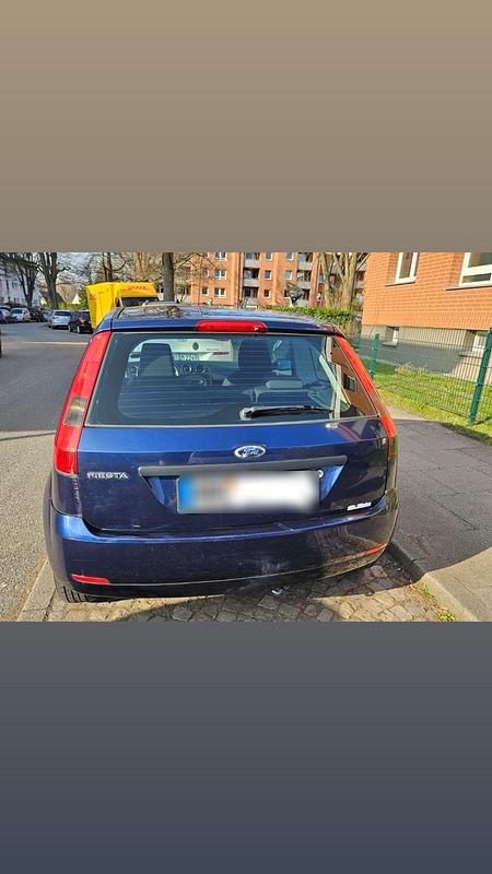 Gebraucht Ford Fiesta 101 PS (74 kW) 2005 Blau Kleinwagen