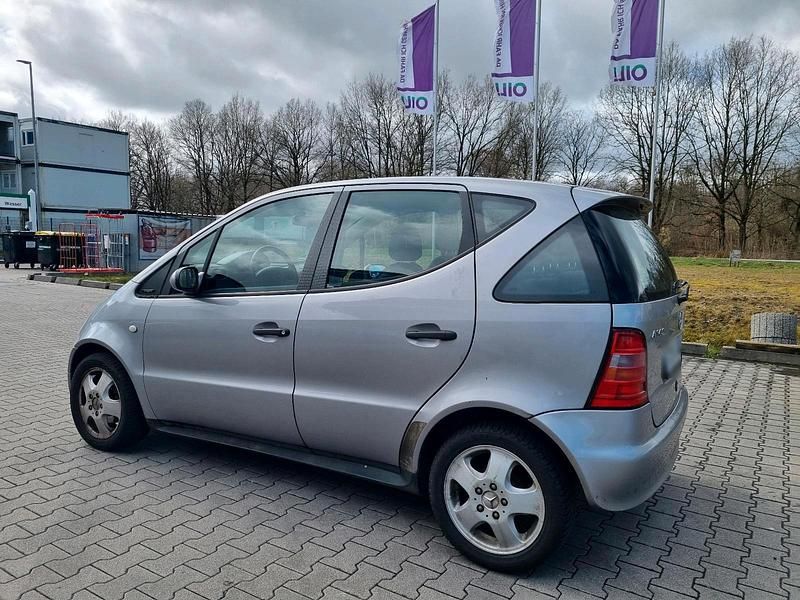 Gebraucht Mercedes A140 82 PS (60 kW) 1999 Silber Limousine