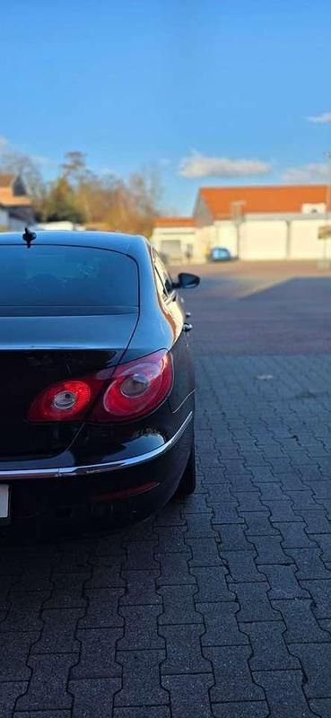 Gebraucht VW Passat Basis 160 PS (117 kW) 2010 Schwarz Limousine