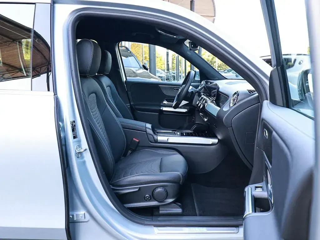 Gebraucht Mercedes EQB300 Advanced 167 kW (228 PS) 2025 Silber SUV