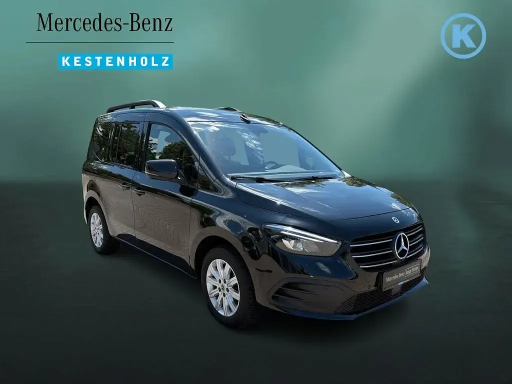 Gebraucht Mercedes T180 Progressive 131 PS (96 kW) 2024 Loparitschwarz Van / Kleinbus