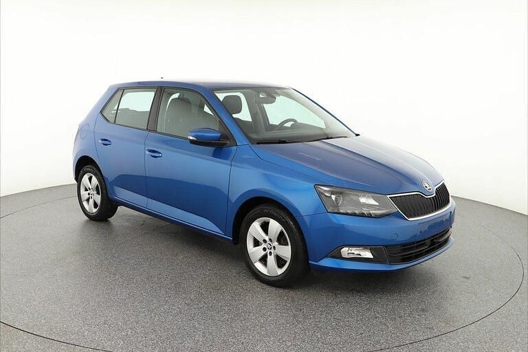 Modra race/race blue Gebraucht 2017 Skoda Fabia Style Kleinwagen | 11.260 € (Fairer Preis) - Bild 1/4