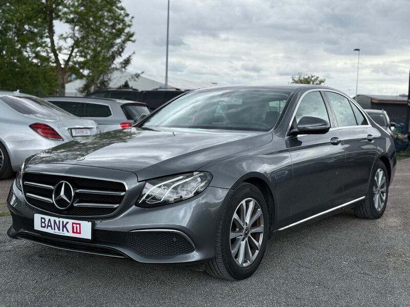 Selenitgrau metalliclack Gebraucht 2019 Mercedes E220 Avantgarde Limousine | 28.490 € (Guter Preis) - Bild 1/4