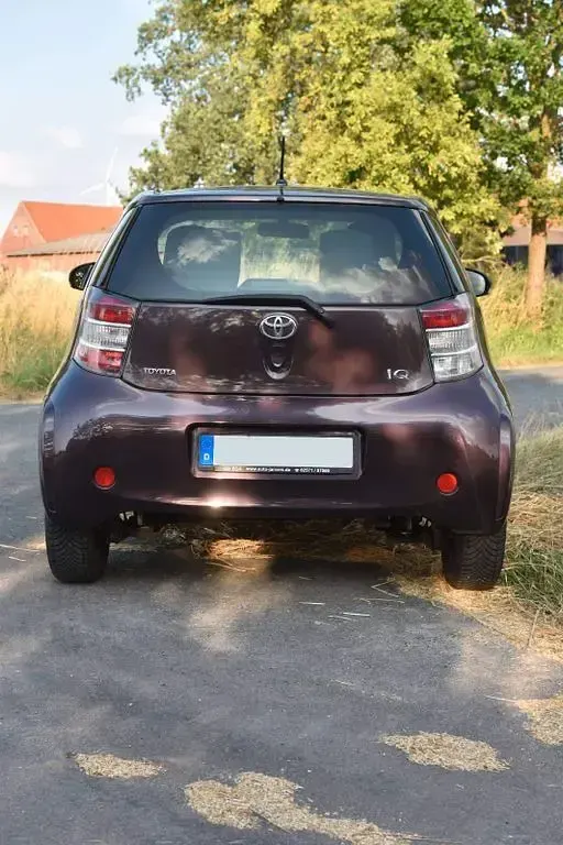 Gebraucht Toyota iQ 68 PS (50 kW) 2009 Violett Kleinwagen
