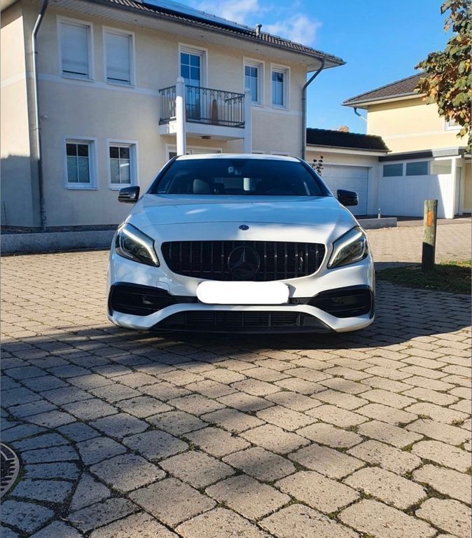 Weiß Gebraucht 2016 Mercedes A220 AMG line Limousine | 19.990 € (Fairer Preis) - Bild 1/4