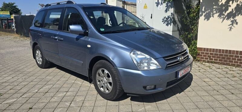 Blau Gebraucht 2008 Kia Carnival Basis Van / Kleinbus | 4.490 € (Fairer Preis) - Bild 1/4