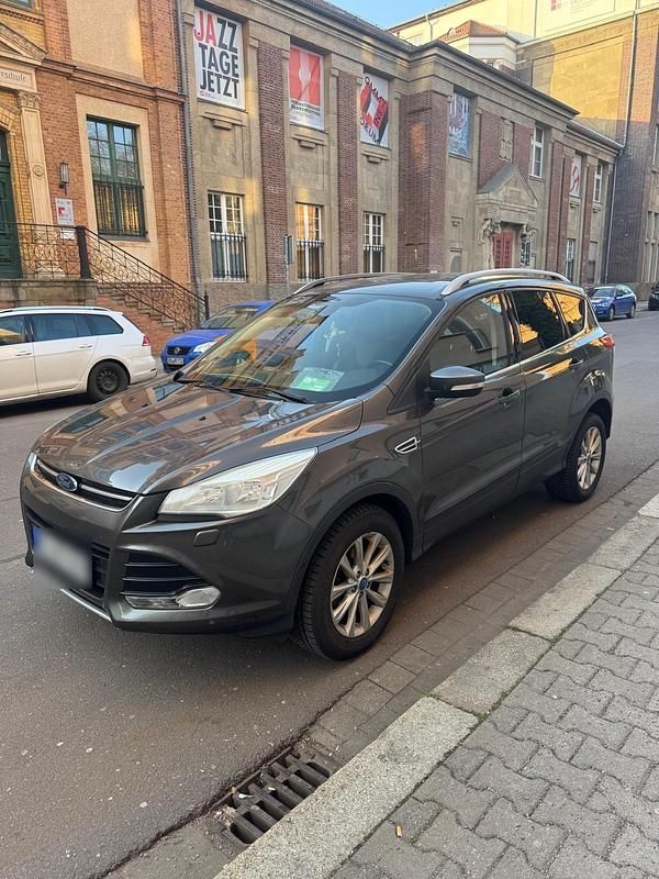 Gebraucht Ford Kuga 150 PS (110 kW) 2015 Grau SUV