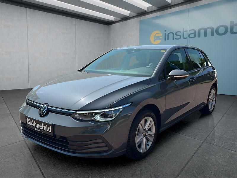 Grau Gebraucht 2022 VW Golf VIII Kleinwagen | 23.299 € (Guter Preis) - Bild 1/4
