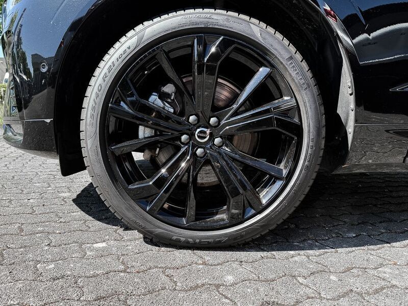 Gebraucht Volvo XC60 Ultra 250 PS (183 kW) 2024 Schwarz SUV