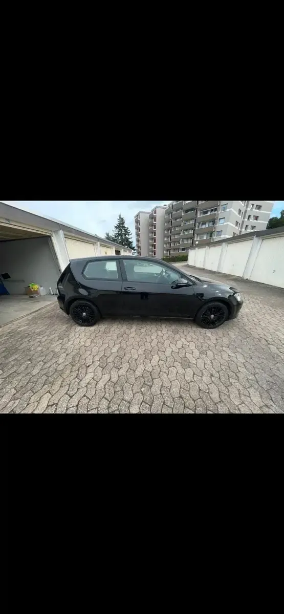 Gebraucht VW Golf VII Trendline 86 PS (63 kW) 2016 Schwarz Kleinwagen