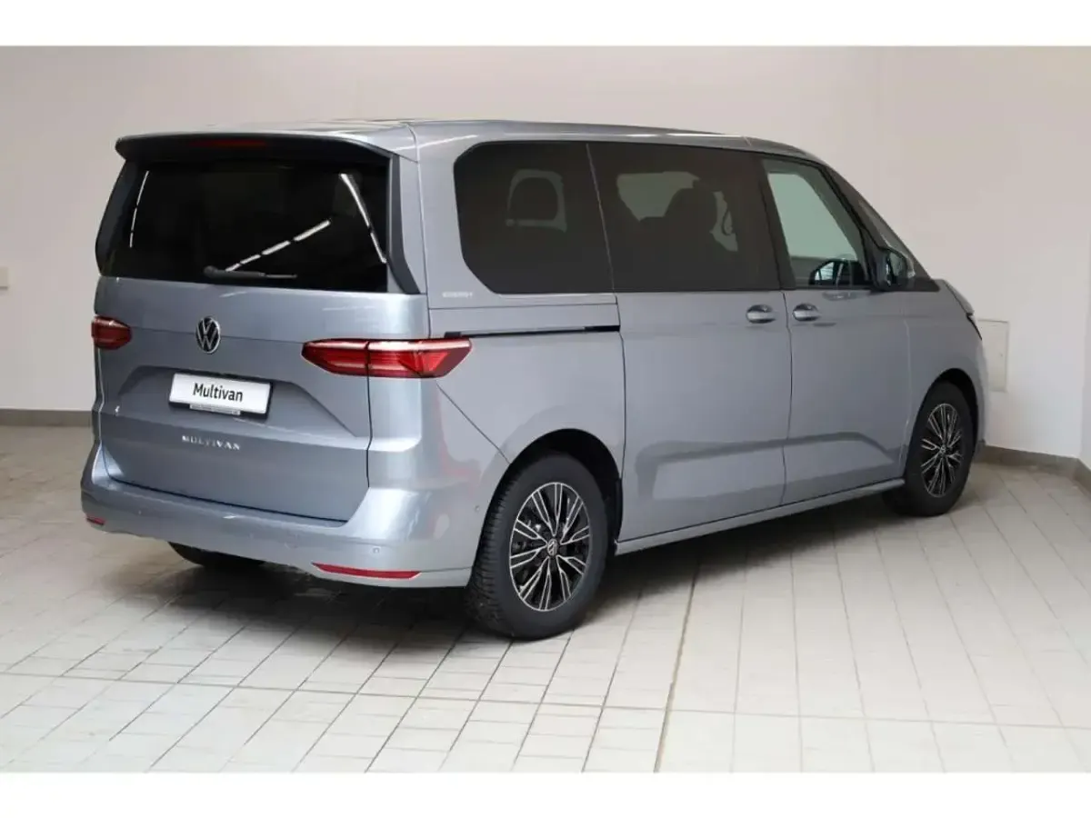 Neu VW Multivan 204 PS (150 kW) 2026 Monosilber metallic Van / Kleinbus