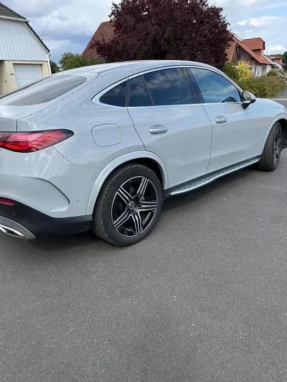 Gebraucht Mercedes GLC200 204 PS (150 kW) 2024 Grau SUV