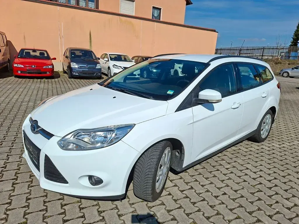 Usata Ford Focus 116 CV (85 kW) 2012 Bianco Station wagon