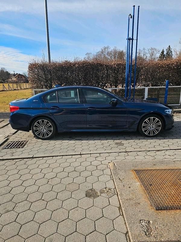 Gebraucht BMW 530e 252 PS (185 kW) 2018 Blau Limousine