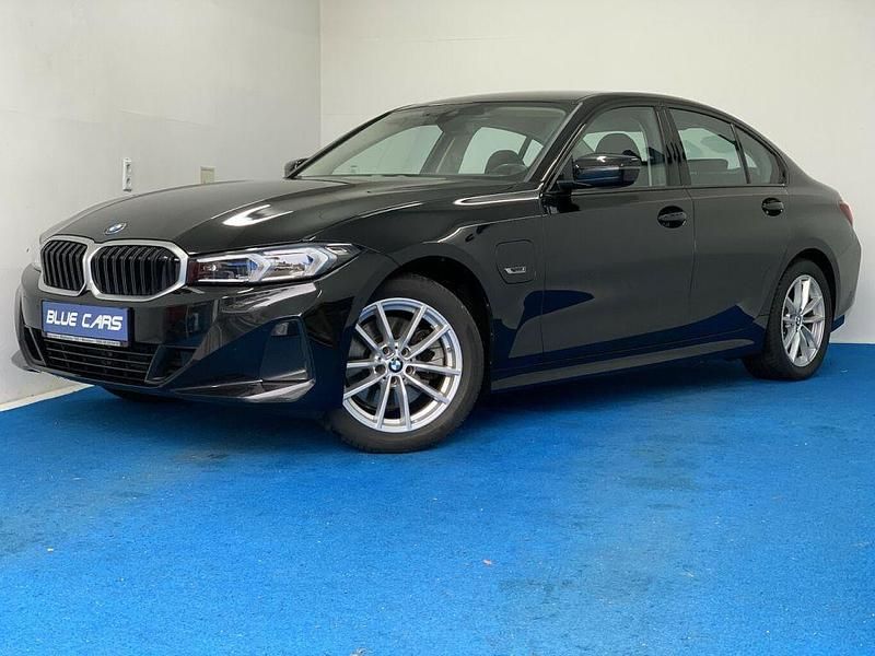 Gebraucht BMW 320e 204 PS (150 kW) 2023 Saphirschwarz (metallic) Limousine