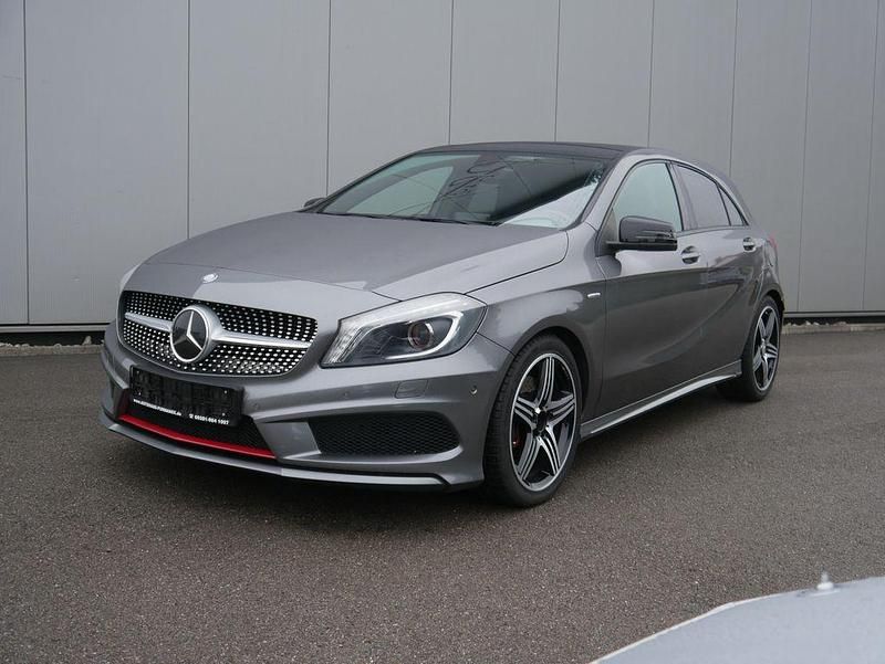 Grau Gebraucht 2013 Mercedes A250 AMG Limousine | 17.470 € (Fairer Preis) - Bild 1/4