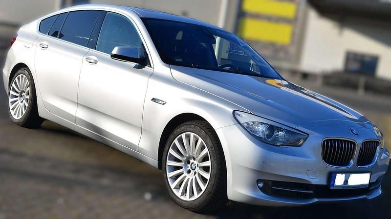 Titansilber Gebraucht 2012 BMW 520 Gran Turismo Coupé | 15.380 € (Teuer) - Bild 1/4