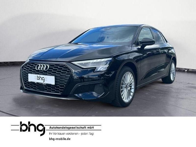 Brillantschwarz Gebraucht 2024 Audi A3 Advanced Limousine | 29.850 € (Superpreis) - Bild 1/4