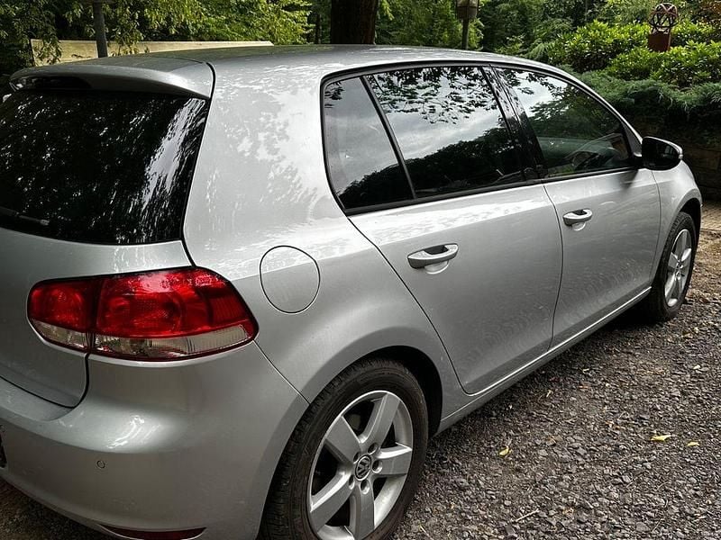 Silber Gebraucht 2012 VW Golf Trendline Limousine | 4.290 € (Fairer Preis) - Bild 1/4