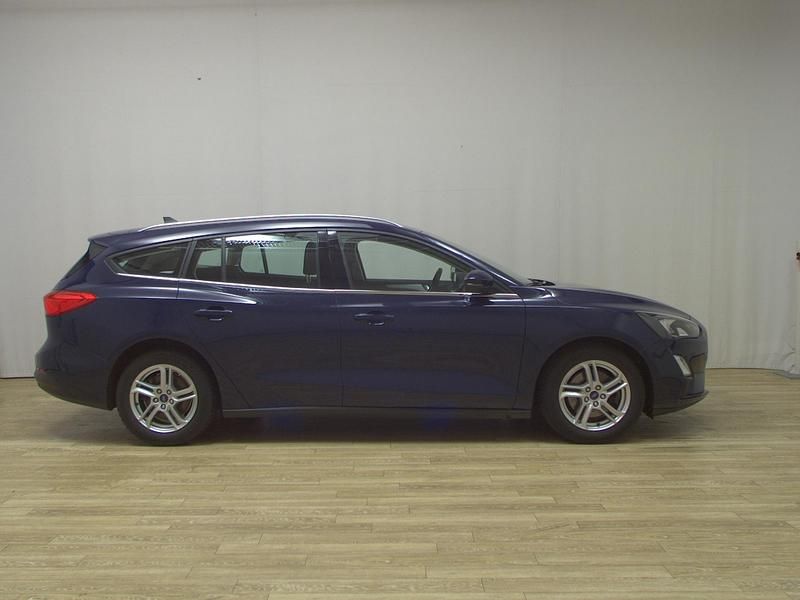 Blau Gebraucht 2020 Ford Focus Cool & Connect Kombi | 10.780 € (Superpreis) - Bild 1/4