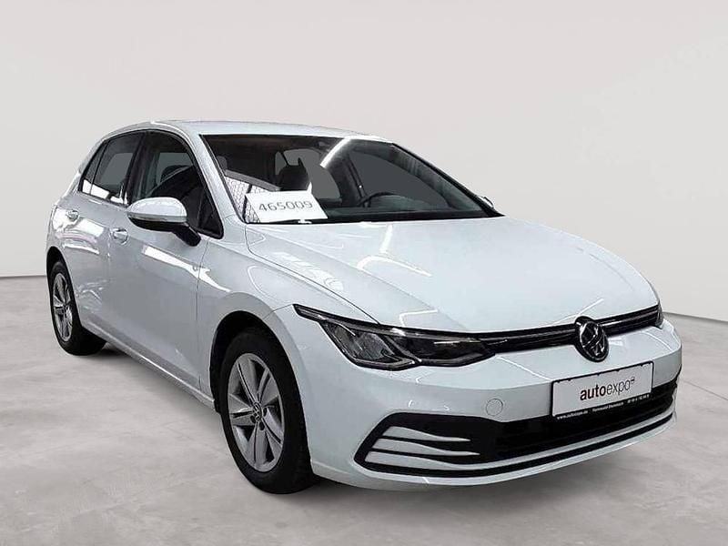 Pure white Gebraucht 2022 VW Golf Life Limousine | 18.590 € (Guter Preis) - Bild 1/4