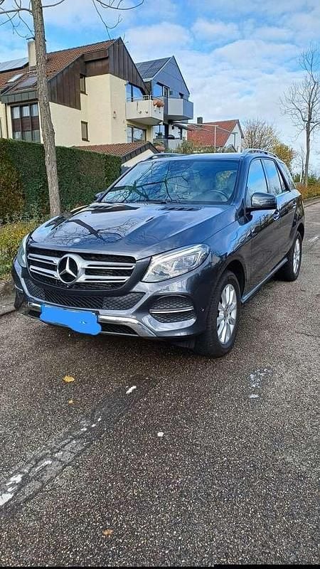 Grau Gebraucht 2015 Mercedes GLE350 SUV | 29.999 € (Guter Preis) - Bild 1/4