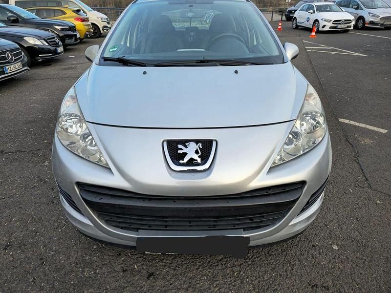 Gebraucht 2010 Peugeot 207 Limousine | 3.900 € (Fairer Preis) - Bild 1/4