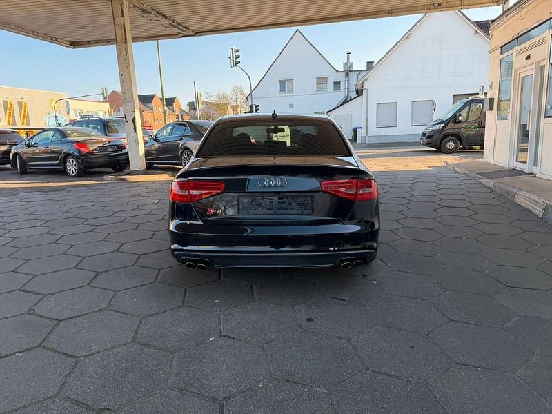 Second-hand Audi S4 Ambiente 333 CP (244 kW) 2014 Negru Berlinǎ