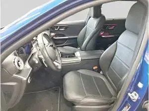 Gebraucht Mercedes C300 197 PS (144 kW) 2024 Blau Kombi