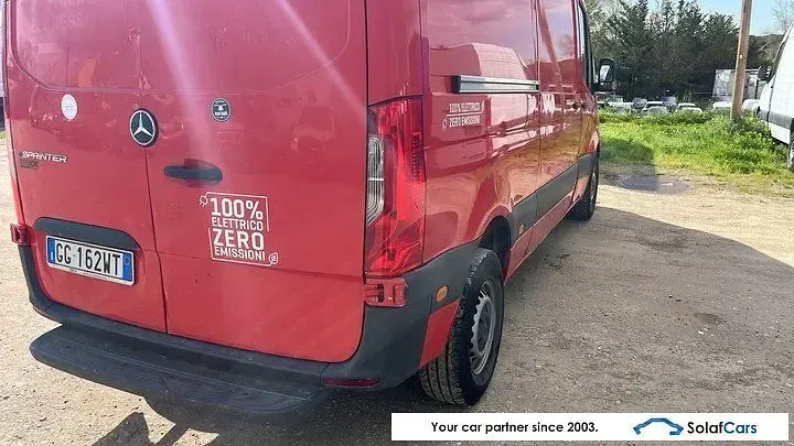 Gebraucht Mercedes E-Sprinter 85 kW (116 PS) 2021 Rot Van